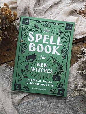 کتاب ‏ The Spell Book for New Witches